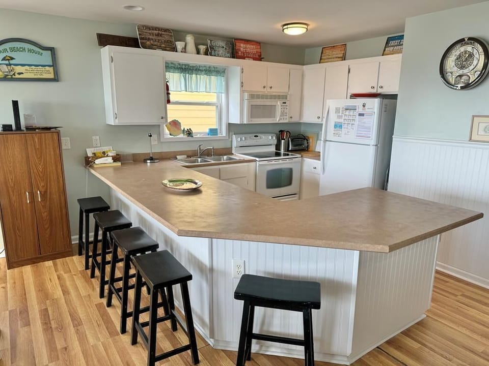 95B W 1ST Kitchen