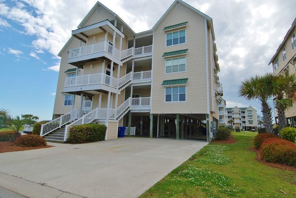 VIA 117A Building Exterior