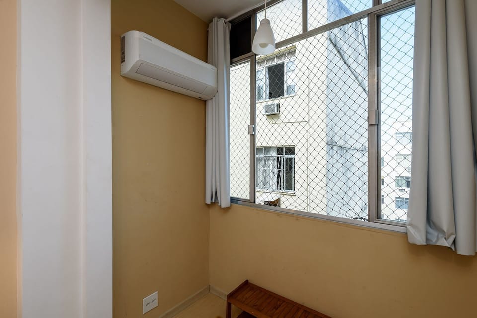 Photo of the whole room,Bedroom