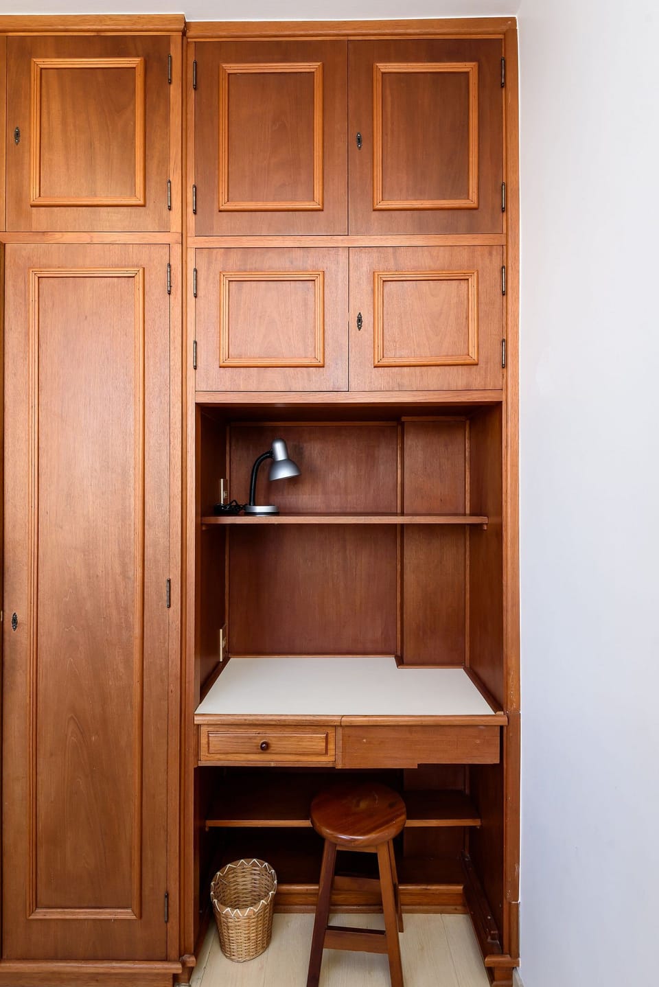 Photo of the whole room,Bedroom