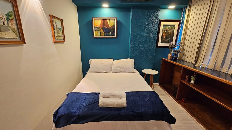 Bed,Photo of the whole room,Bedroom