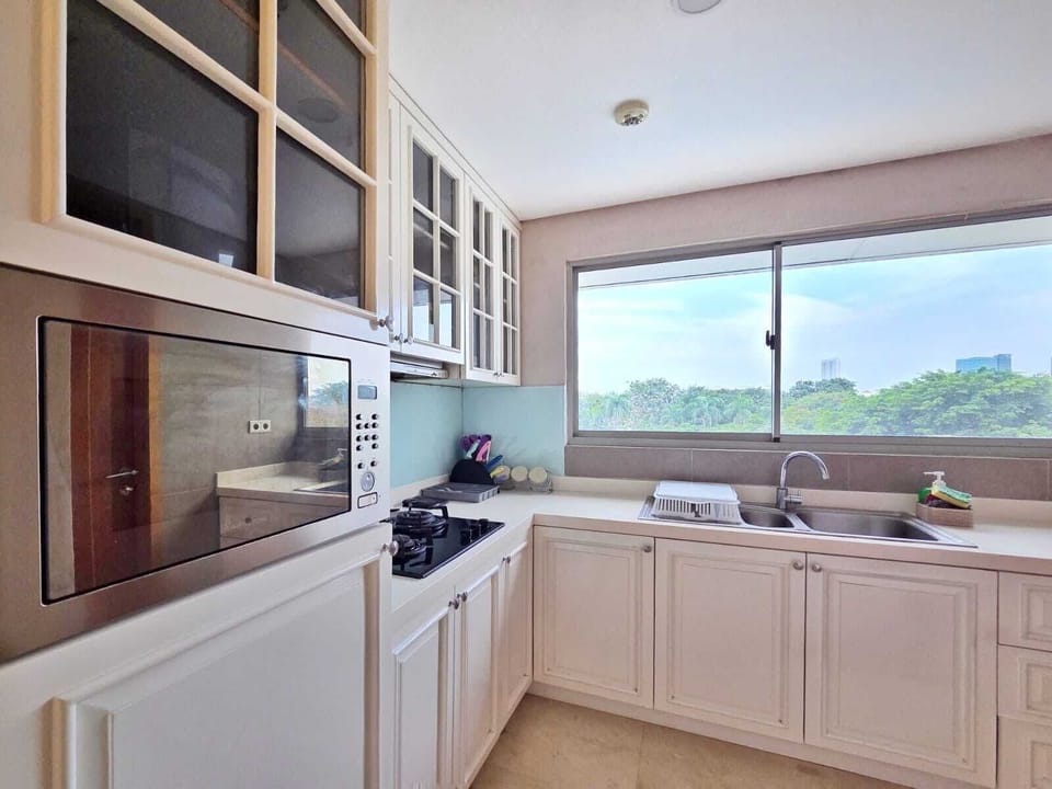 Apartment, 2 Bedrooms, City View | Private kitchen | Fridge, microwave, stovetop, cookware/dishes/utensils