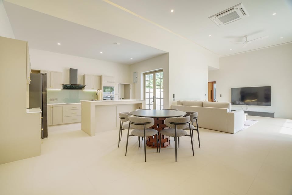 New Celine Villa Private Pool Near Beaches (8643)