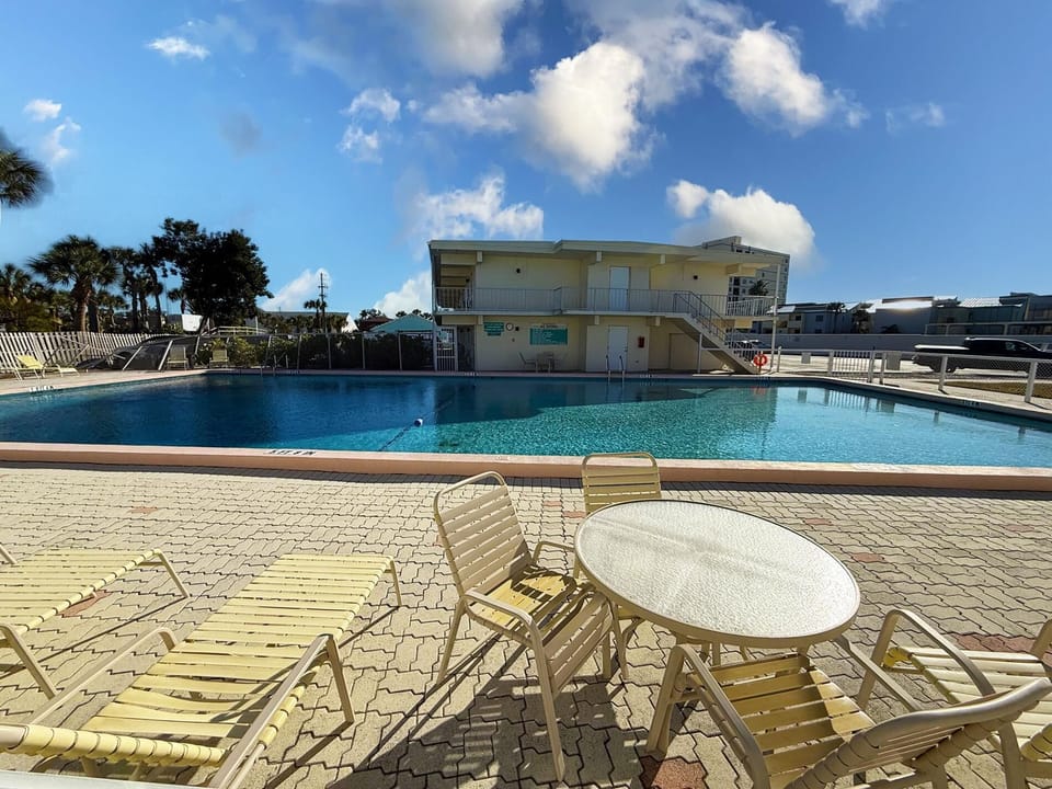 Venice Villas Studio – Beach Side Ground Level (6723)