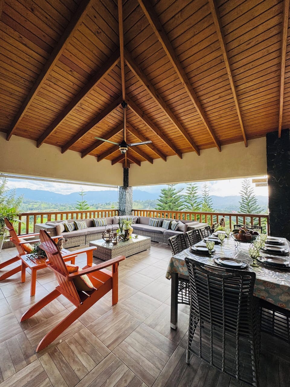Luxury Villa | Outdoor dining