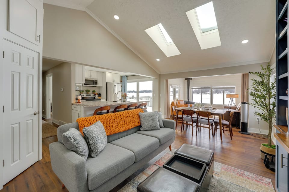 Living Room | Free WiFi