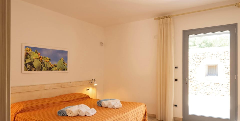 Standard Double or Twin Room | Minibar, in-room safe, free WiFi, bed sheets