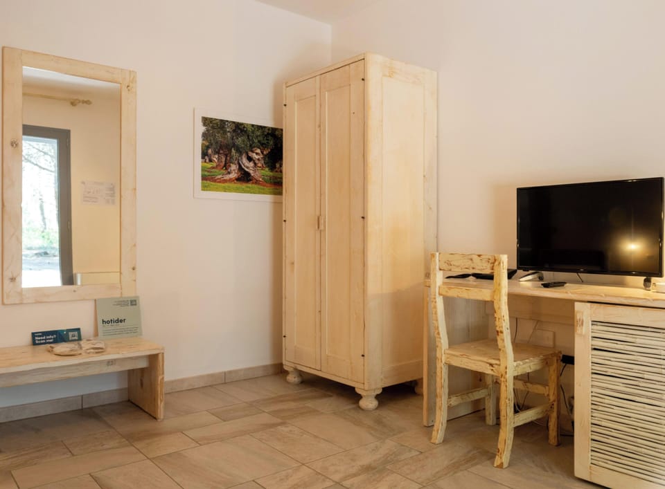 Standard Double or Twin Room | Minibar, in-room safe, free WiFi, bed sheets