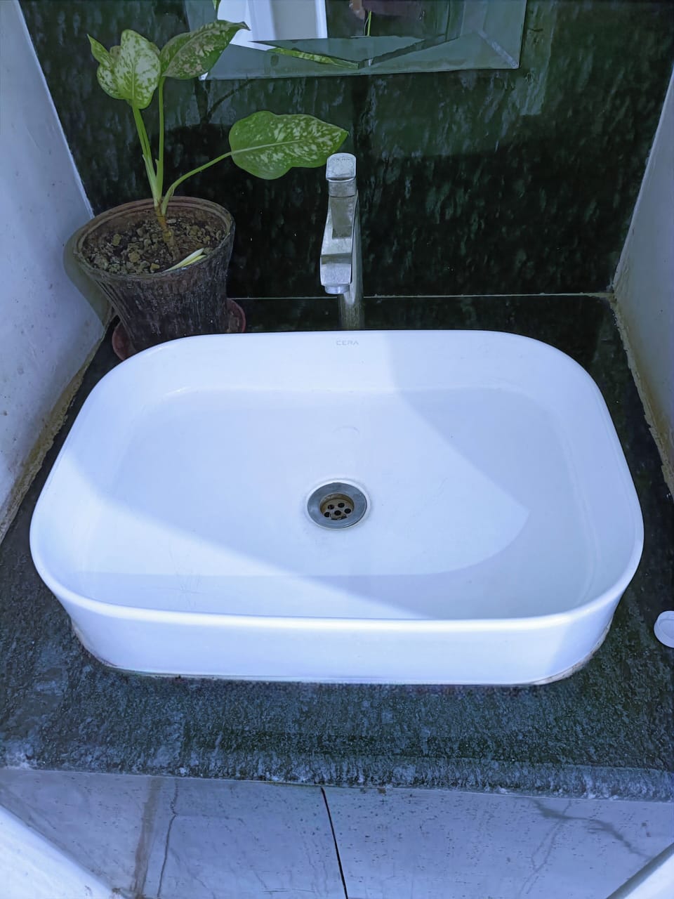 Deluxe Double Room, Balcony, City View | Bathroom | Combined shower/tub, free toiletries, towels, soap