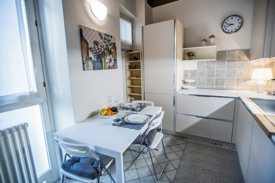 Deluxe Duplex, Balcony, Courtyard View | Private kitchen | Fridge, oven, stovetop, dishwasher