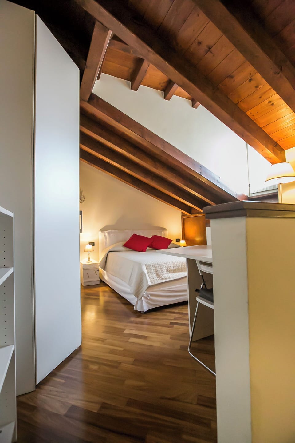 Deluxe Duplex, Balcony, Courtyard View | Desk, laptop workspace, iron/ironing board, WiFi (free)