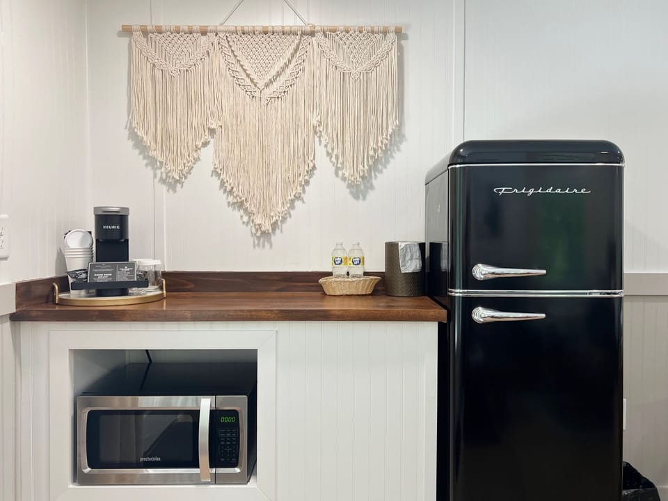 Premium Studio Suite | Premium bedding, minibar, individually decorated, individually furnished