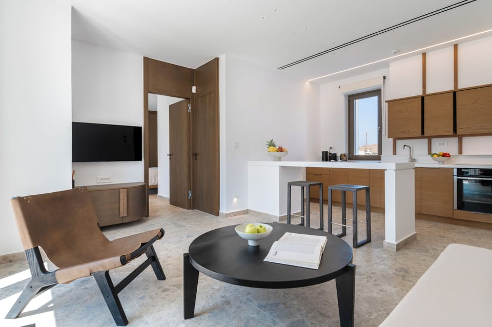 Studio Suite, Private Pool | Living area | Flat-screen TV
