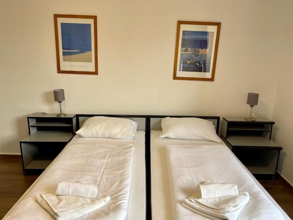Double Room, Courtyard View | In-room safe, blackout drapes, soundproofing, free WiFi