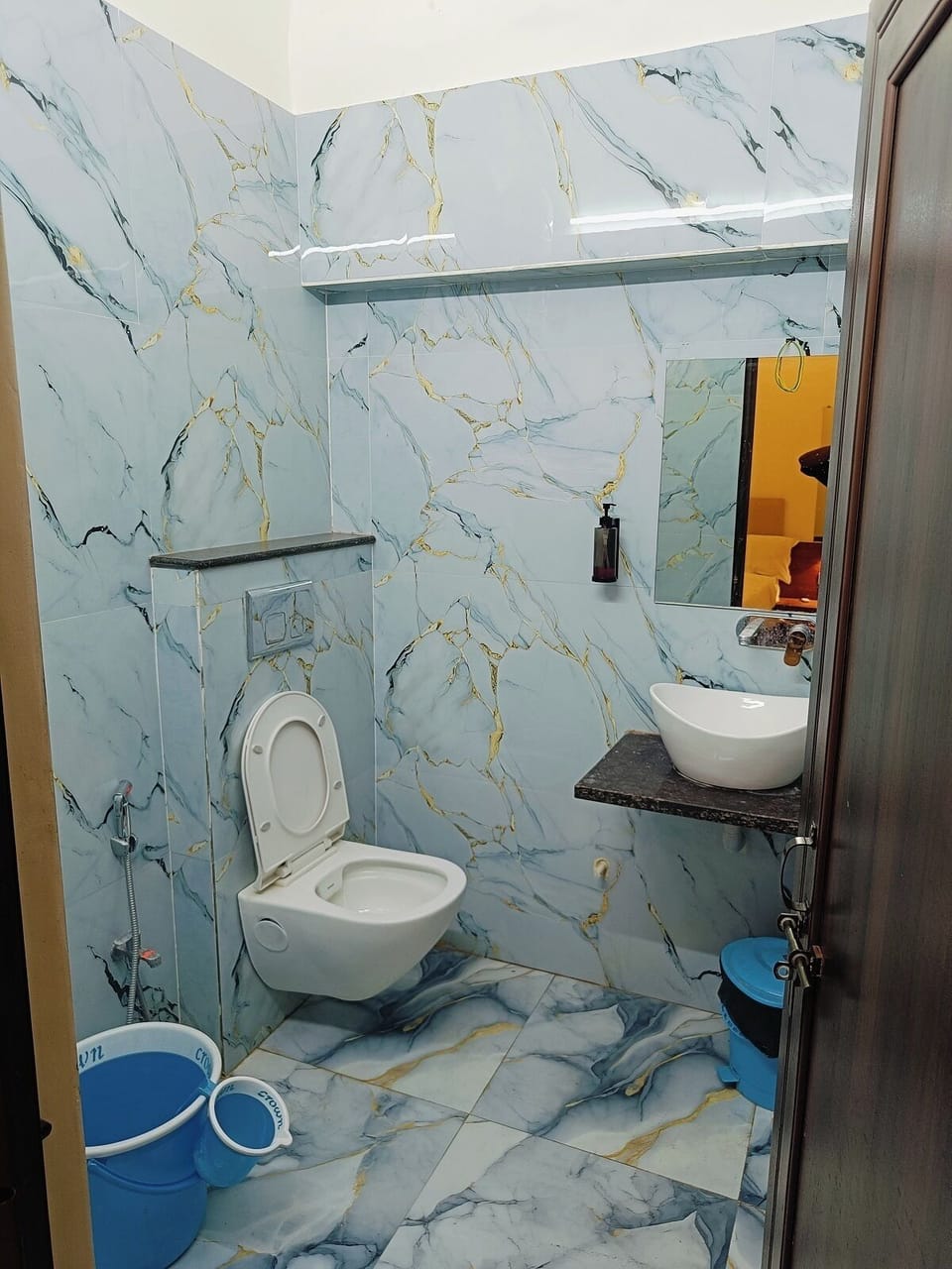 Deluxe Double Room | Bathroom | Towels, soap
