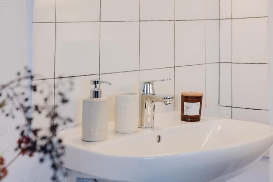 Shower, towels, soap, shampoo