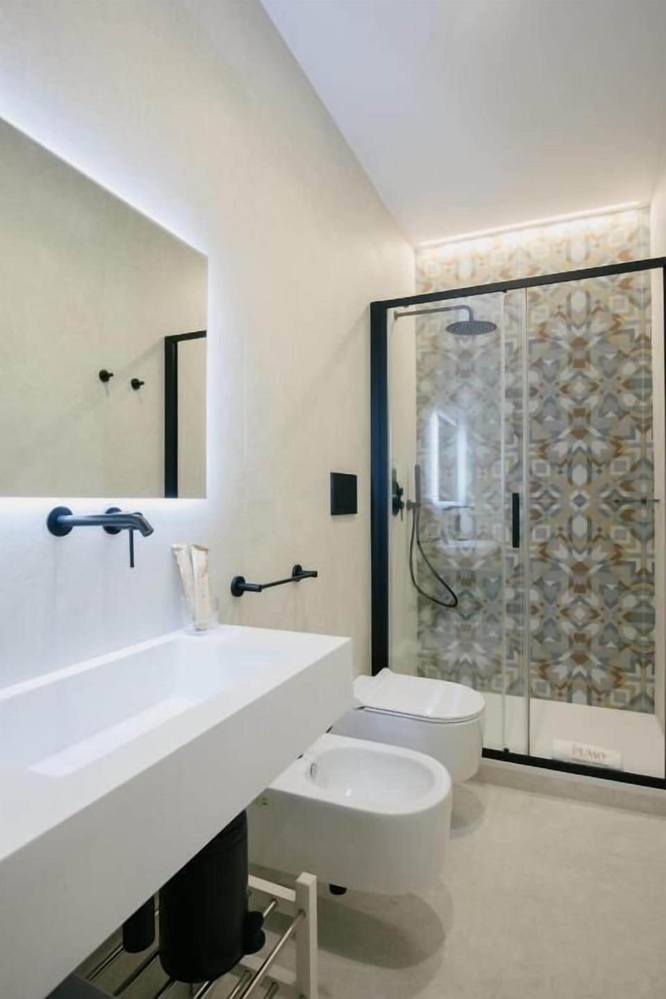 Comfort Double Room, Balcony, Courtyard View | Bathroom | Bidet