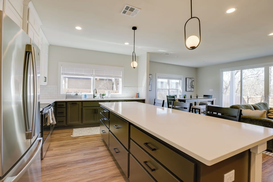 House (5 Bedrooms) | Interior