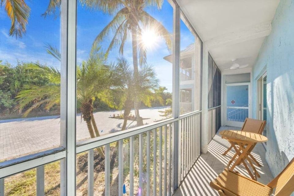 Condo, 2 Bedrooms | Property grounds