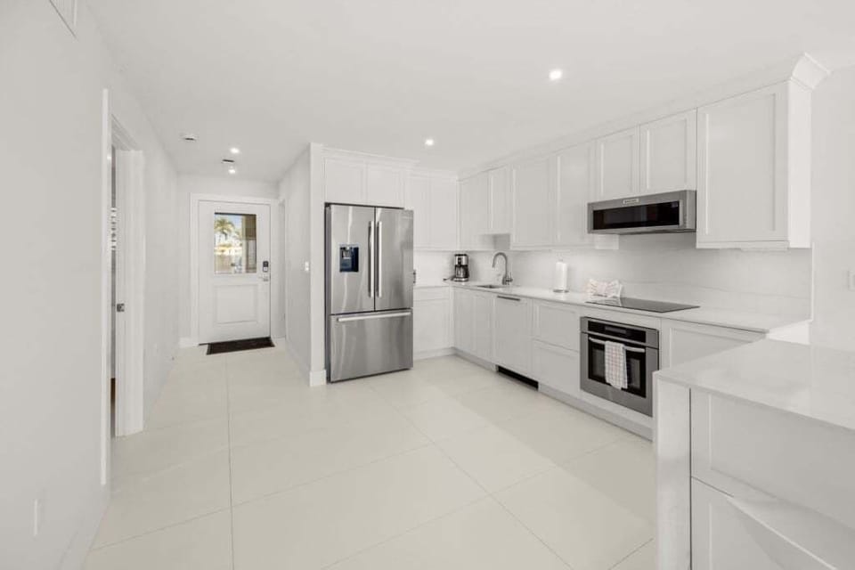 Condo, 2 Bedrooms | Private kitchen