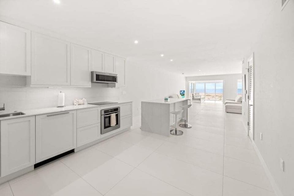 Condo, 2 Bedrooms | Private kitchen