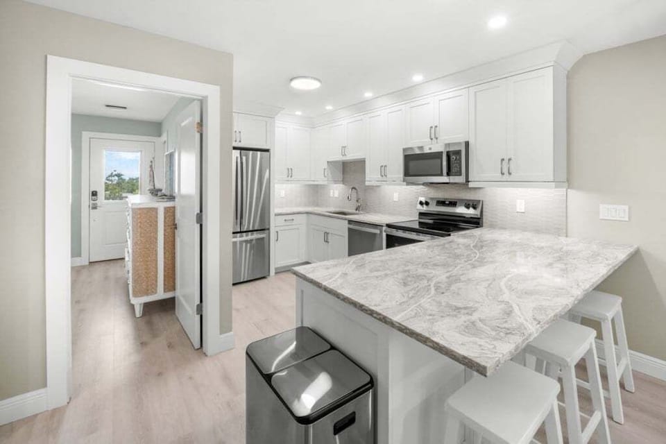 Condo, 2 Bedrooms | Private kitchen