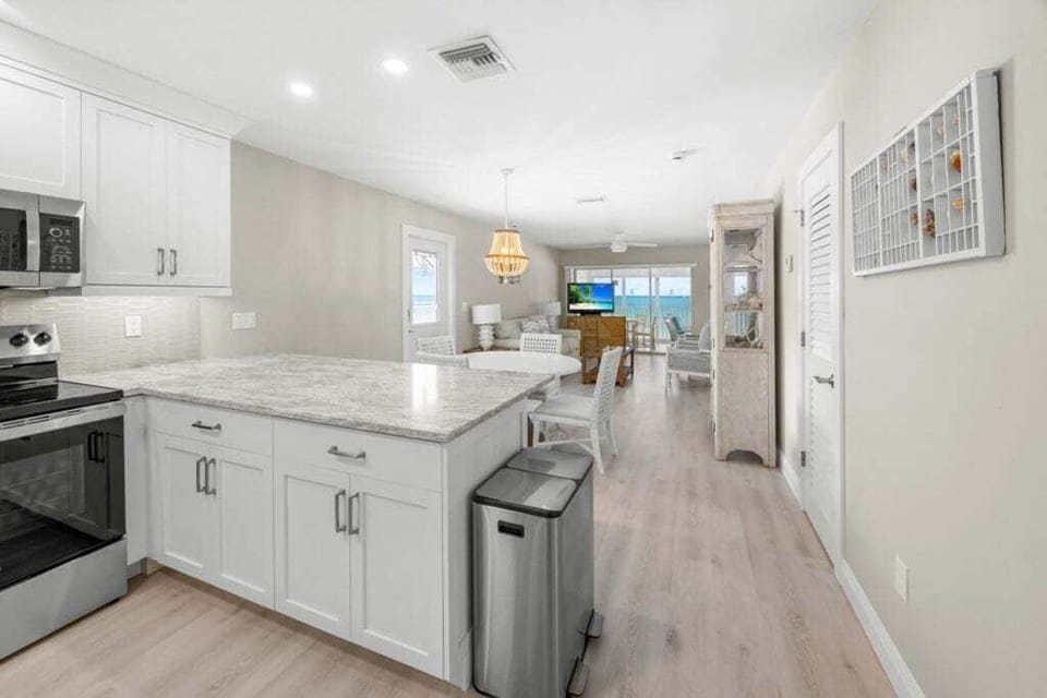 Condo, 2 Bedrooms | Private kitchen