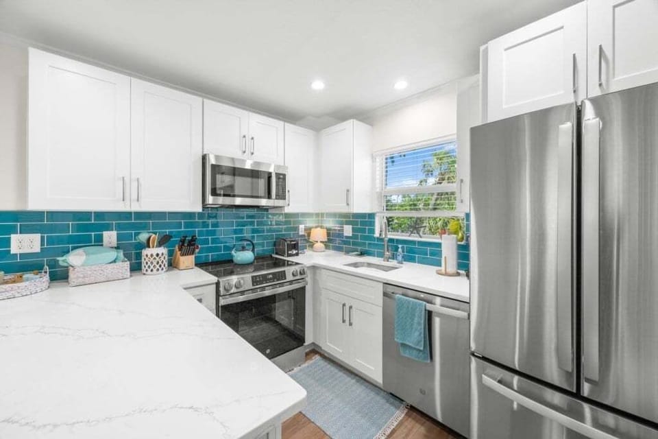 Condo, 2 Bedrooms | Private kitchen