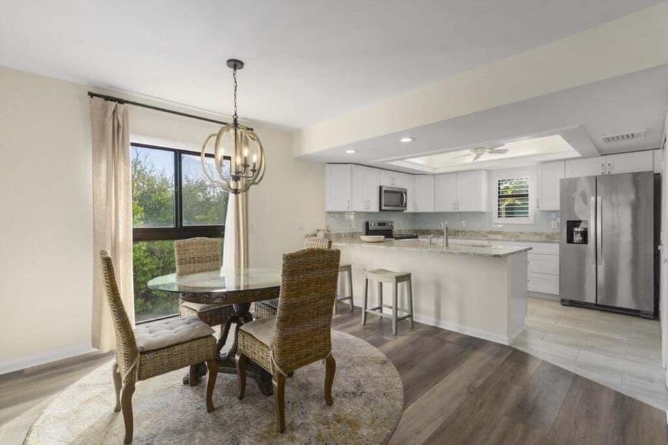 Condo, 2 Bedrooms | Private kitchen