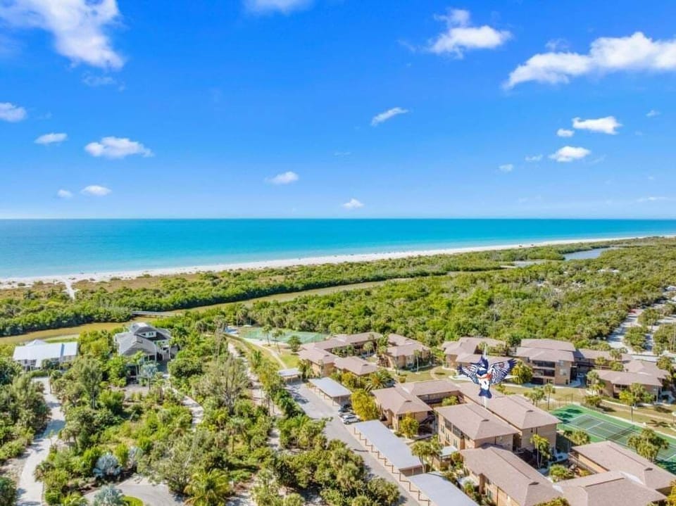 Condo, 2 Bedrooms | Aerial view