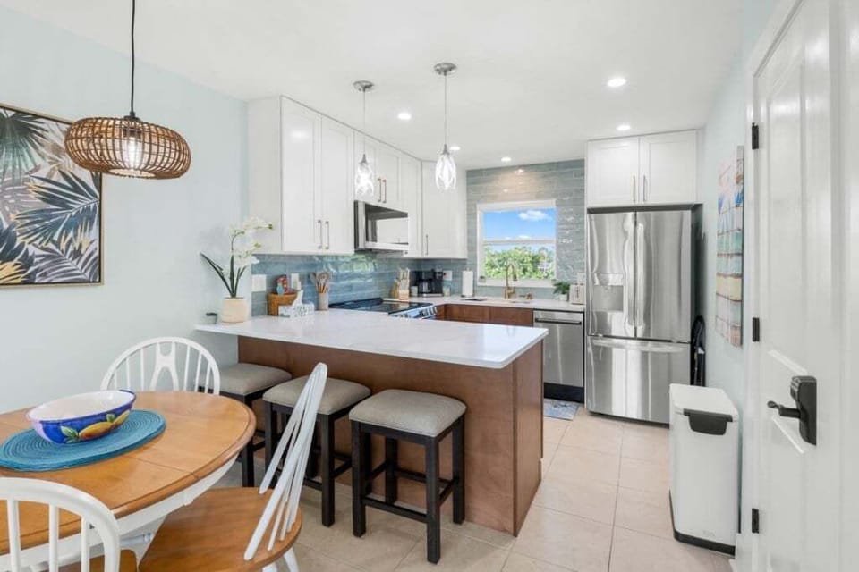 Condo, 2 Bedrooms | Private kitchen