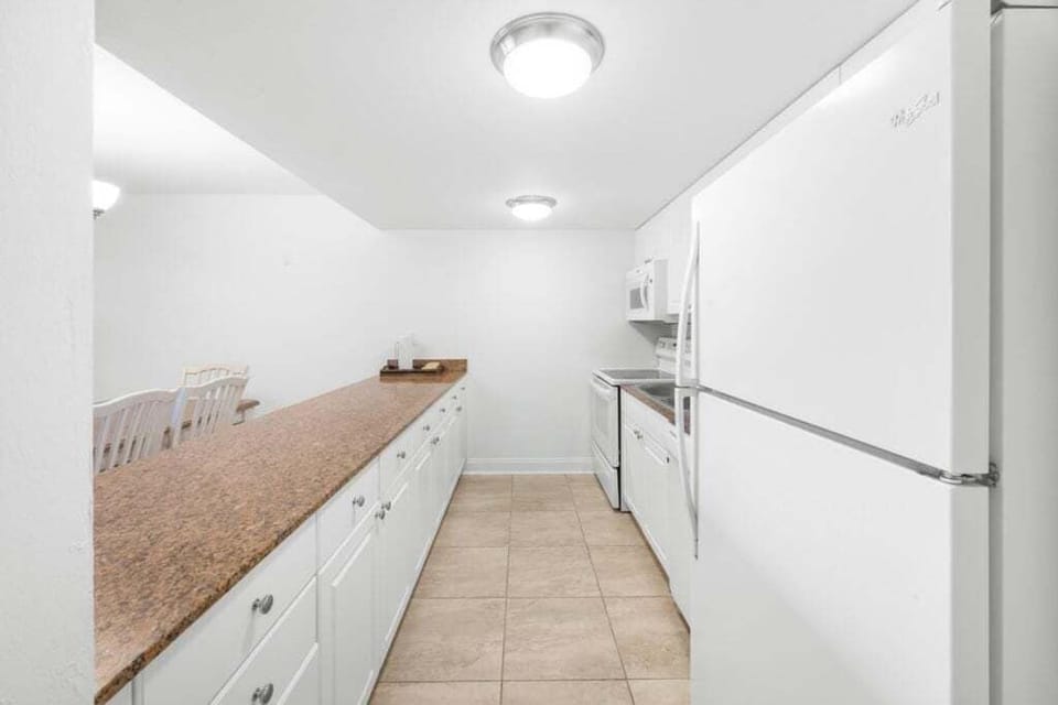Condo, 2 Bedrooms | Private kitchen