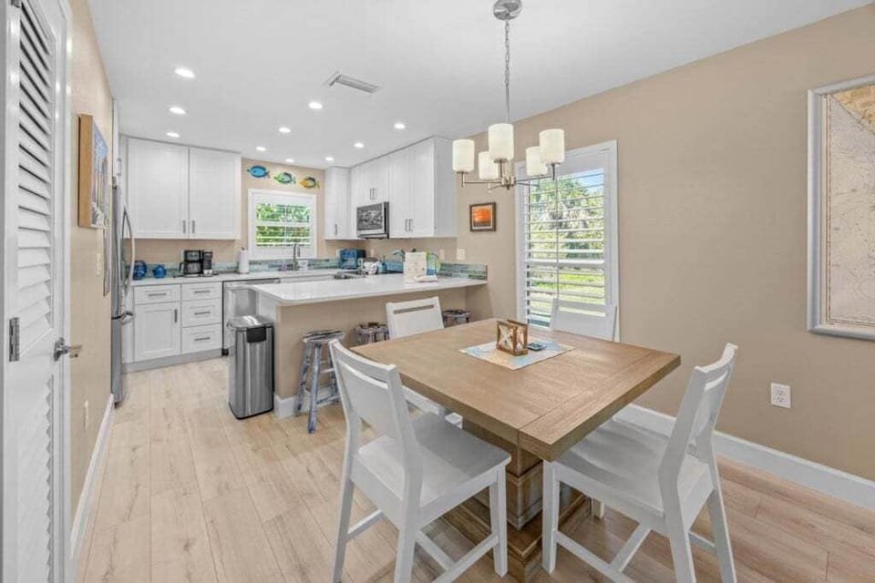 Condo, 2 Bedrooms | Private kitchen