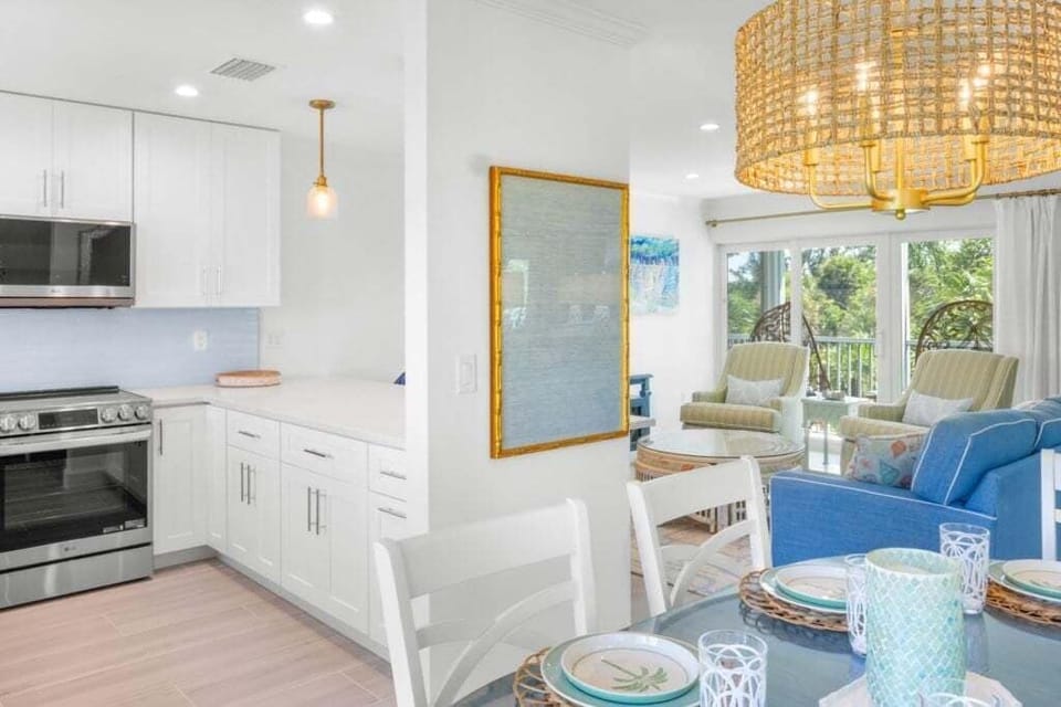 Condo, 2 Bedrooms | Interior