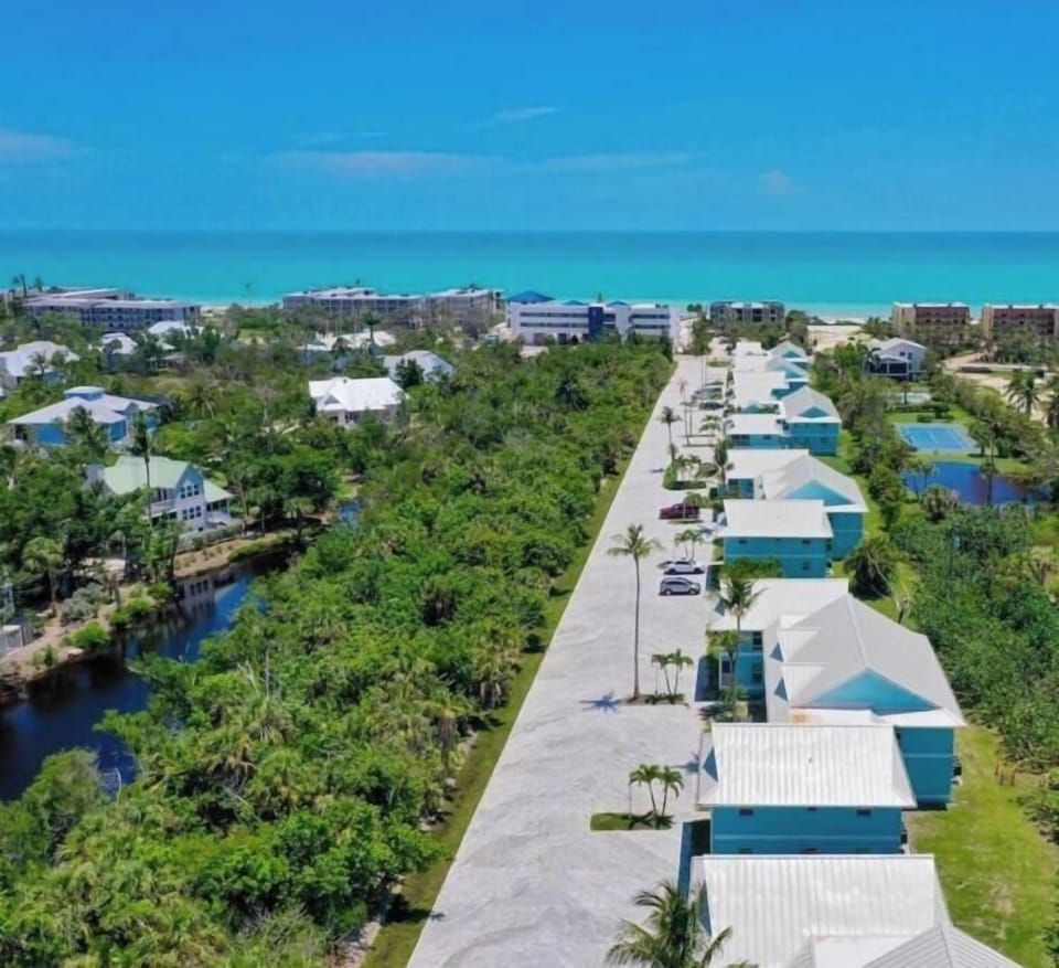 Condo, 2 Bedrooms | Aerial view