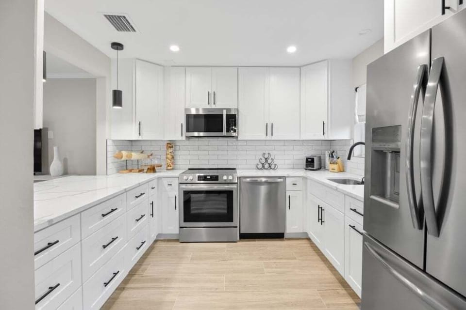 Condo, 2 Bedrooms | Private kitchen