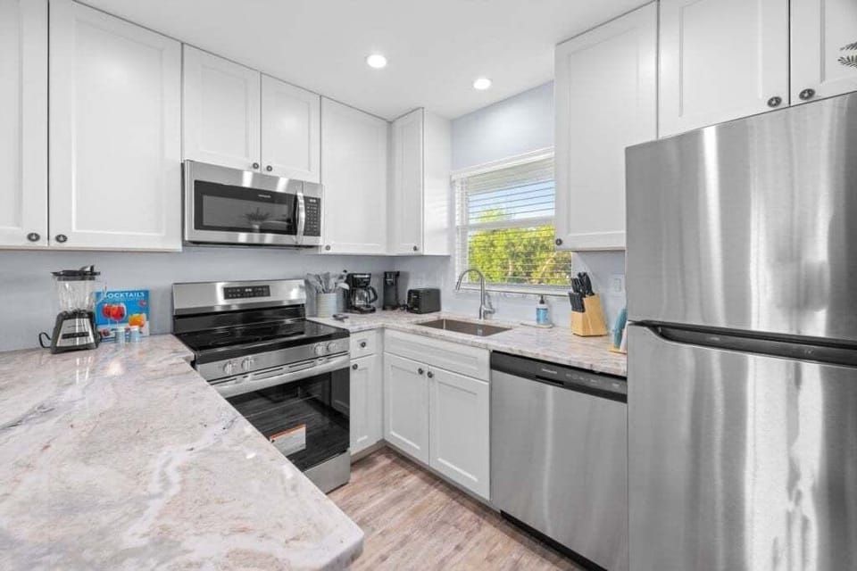 Condo, 2 Bedrooms | Private kitchen