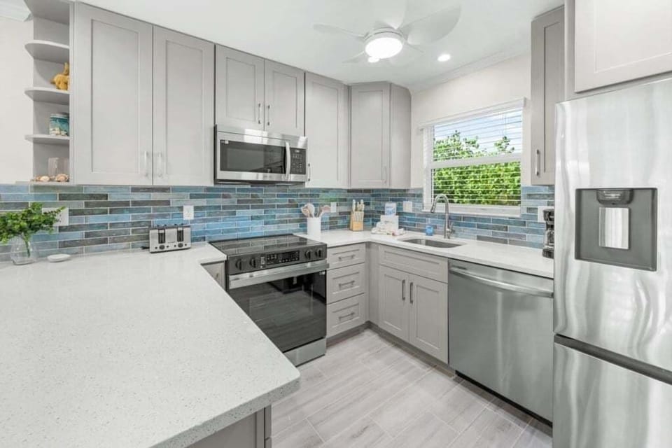 Condo, 2 Bedrooms | Private kitchen