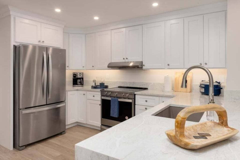 Condo, 3 Bedrooms | Private kitchen