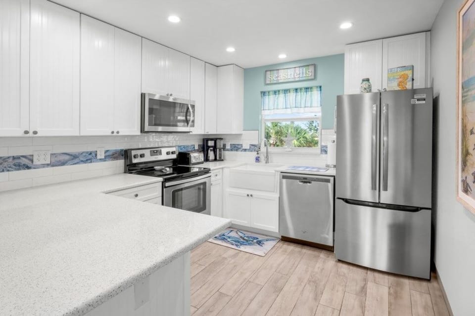 Condo, 2 Bedrooms | Private kitchen