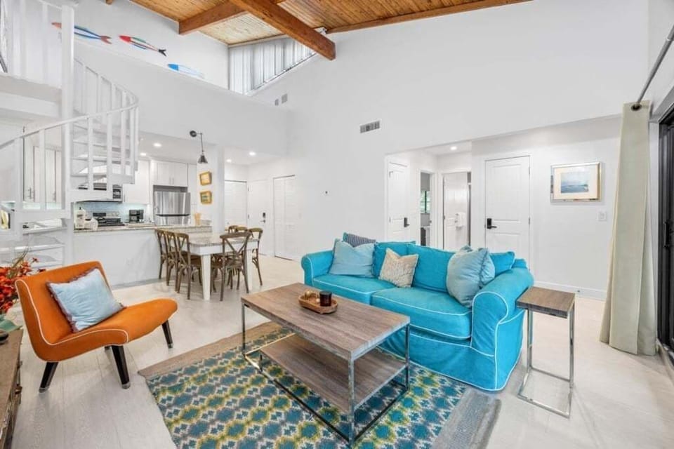 Condo, 3 Bedrooms | Living area