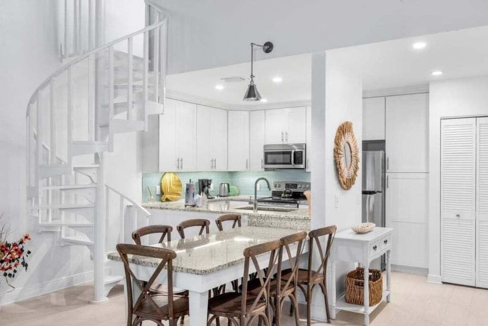 Condo, 3 Bedrooms | Dining