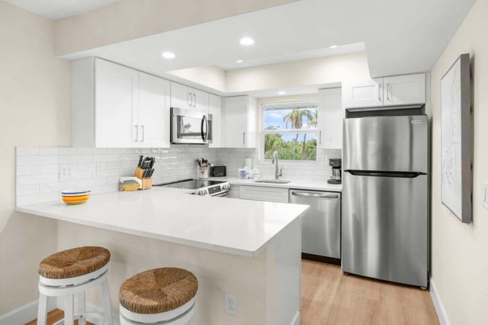 Condo, 2 Bedrooms | Private kitchen