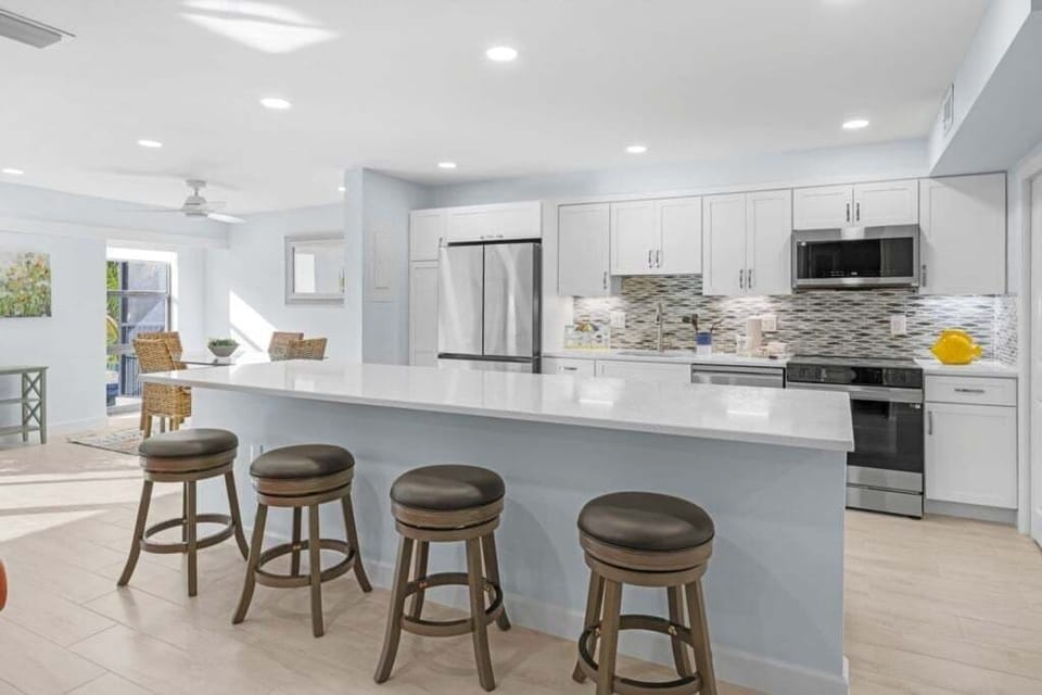 Condo, 2 Bedrooms | Private kitchen