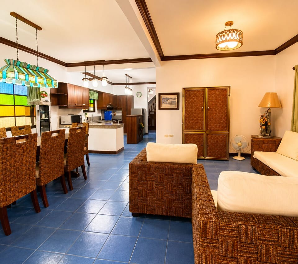 Villa, 4 Bedrooms | Living area