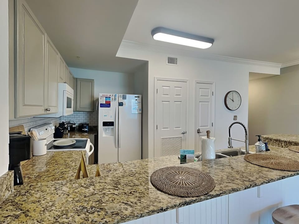 Kitchen - Modern Appliances