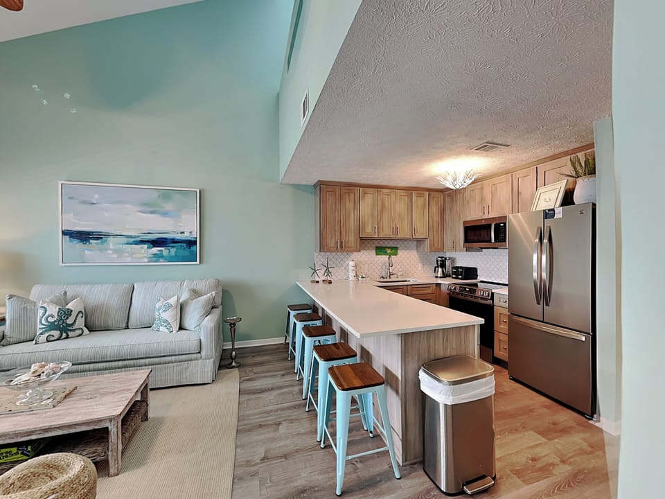 Kitchen - Breakfast Bar - First Floor