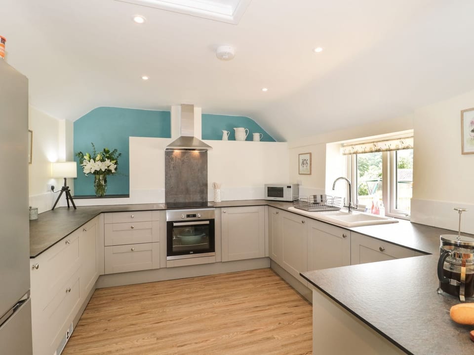 Fridge, dishwasher, cookware/dishes/utensils