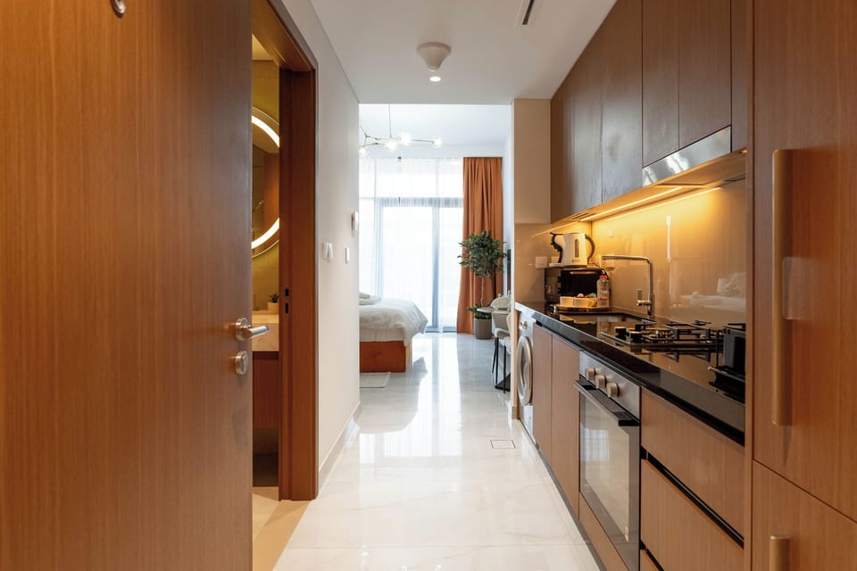 Deluxe Studio | Private kitchen | Full-size fridge, microwave, oven, stovetop