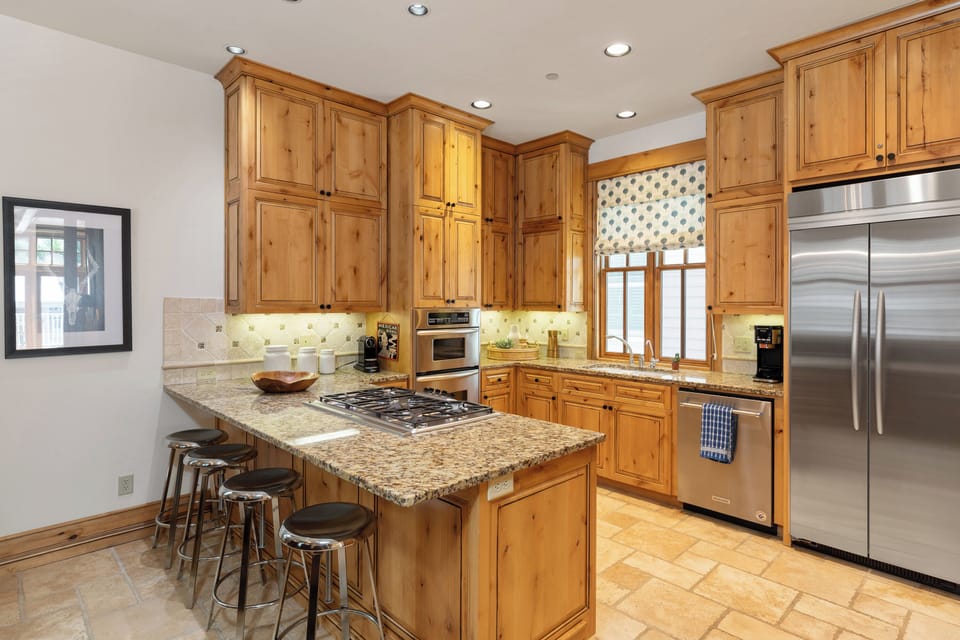 4.1-first-light-telluride-kitchen1